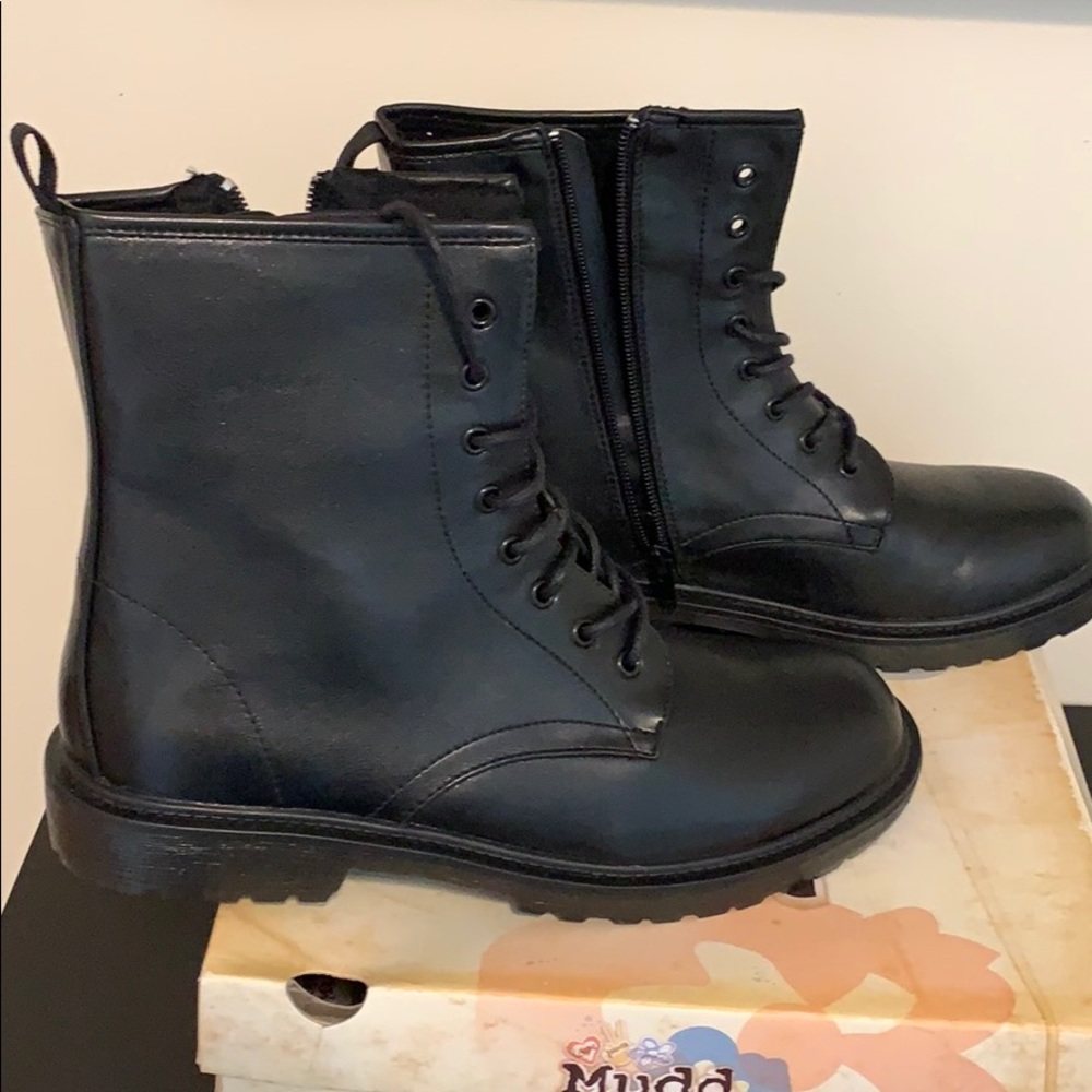 Black boots with lace and zipper